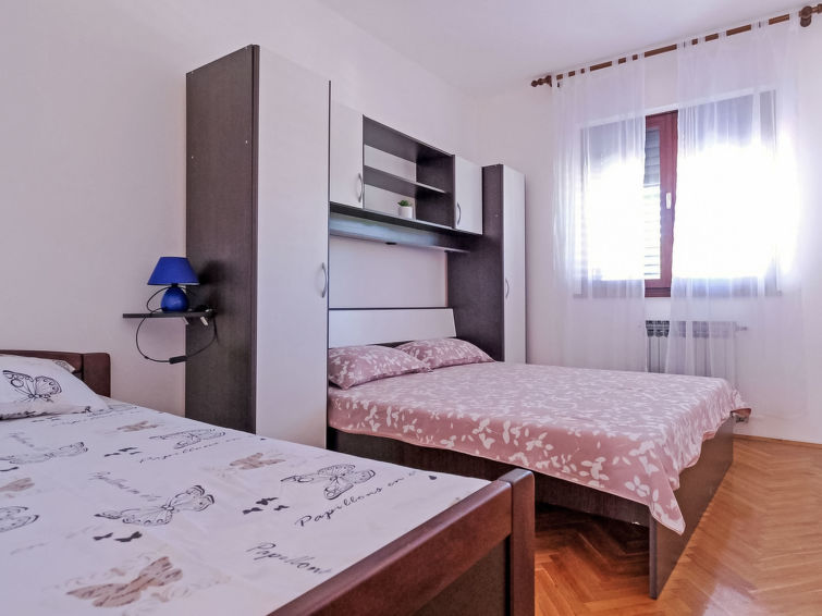 Apartment Dragica