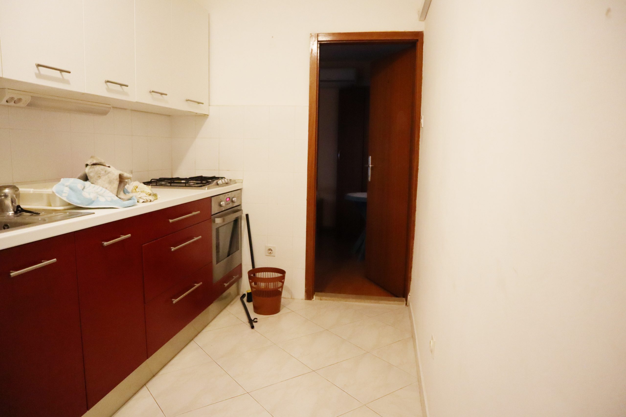 Predivna kuća s apartmanima, Okrug Donji