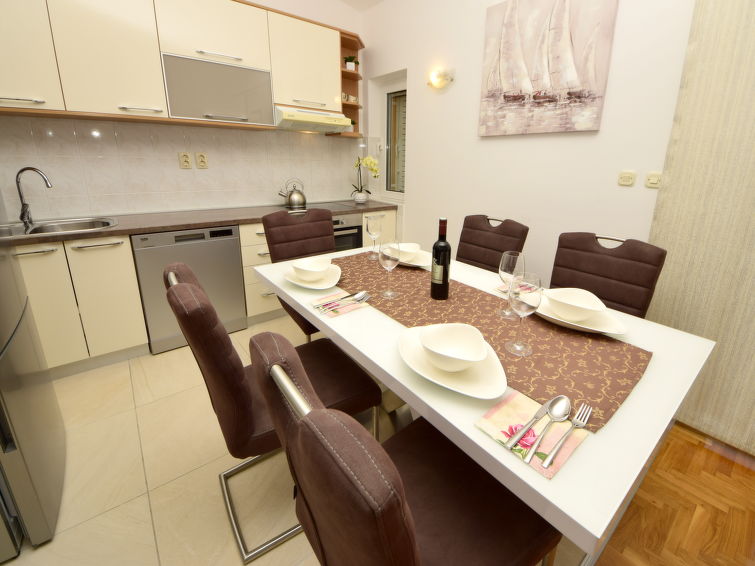 Apartment Mornar