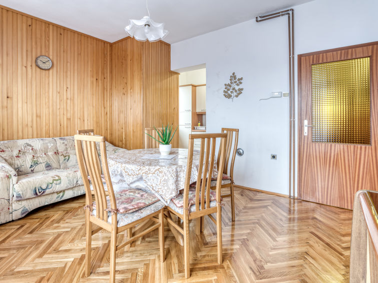 Apartment Maklen